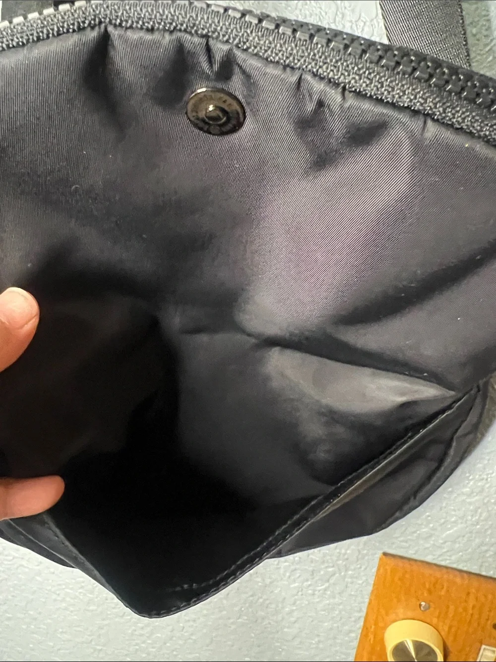 LOLE Adjustable Crossbody Bag Flap Magnetic Closure One Size Purse Bag BLACK